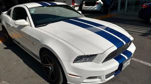 Ford Mustang 2p Coupe Lujo V6