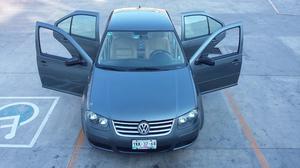 Volkswagen Jetta 4p Clasico GL Black Edition 5vel