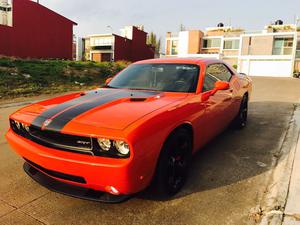 Dodge Challenger 2p aut SRT 8 V8 6.1L piel q/c