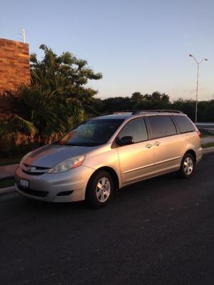 Toyota Sienna SUV 