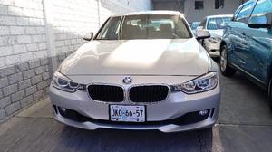 BMW 320i Sedán 