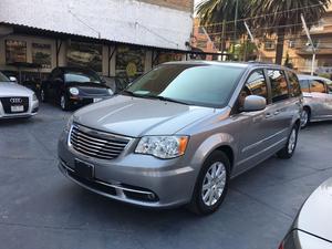 Chrysler Town & Country 5p Touring V6 3.6 aut