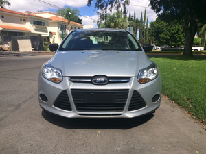 Ford Focus Sedán S, servicios de agencia