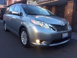 Toyota Sienna 5p XLE aut