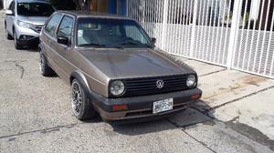 Volkswagen Golf Sedán 