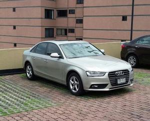 Audi A4 Sedán 