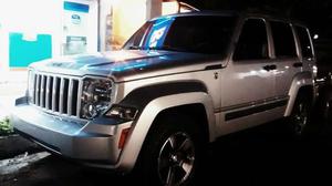 **JEEP LIBERTY X4 IMPECABLE* $$150 mil $$