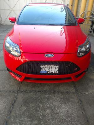 Ford Focus st  rojo