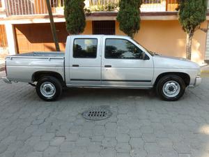 Nissan Doble Cabina 4p doble cabina Lujo 5vel a/a