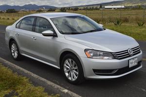 Volkswagen Passat 4p Sedan Comfortline Tiptronic R17