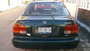 Honda Civic Sedán 