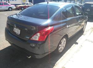 Nissan VERSA Sedán 