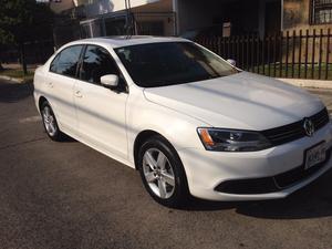 Volkswagen Jetta 4p Style Active Tiptronic