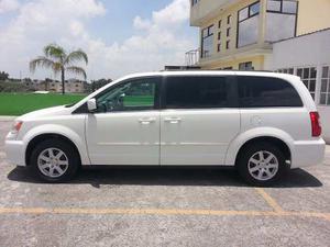 Chrysler Town & Country 5p Lx V6 3.6 Aut Color Blanco