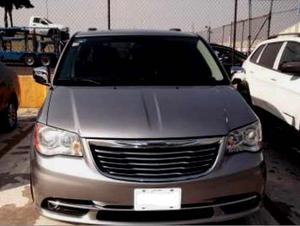 Chrysler Town & Country Limited , Llevatela A Credito!!!