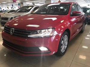 Volkswagen Jetta  Rojo Impecable