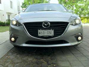 Precioso Mazda  Color Aluminio Metalico