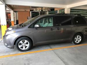 Toyota Sienna  Gris Minivan Viaje Oferta