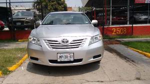 Toyota Camry 2.4 Le 5at.