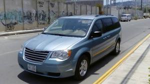 Chrysler Town & Country 5p Aut Lx 