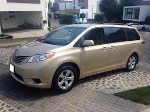 Impecable Camioneta Toyota Sienna Ce 