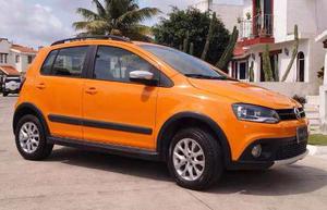Volkswagen Crossfox . Color Naranja Atacana.