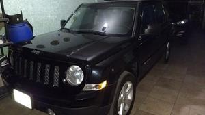 Jeep Patriot 5p Latitud L4 2.4 Aut 