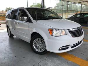 Chrysler Town & Country Limited V6 3.6 Piel Quemacocos 