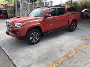 Toyota tacoma  super enterita $ negociable y