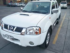 NISSAN FRONTIER 4CIL LUJO AIRBAGS CLIMA DOBLE CABINA