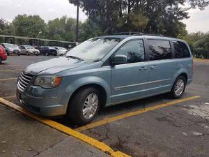 Chrysler Town & Country 50 Años Signature Limited 