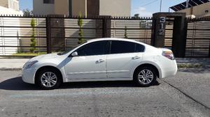 Nissan Altima , excelente, 4 cilindros