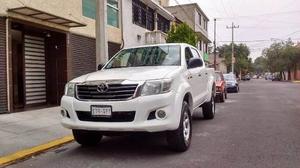 Toyota Hilux 4 Puertas Standard 4 Cilindros