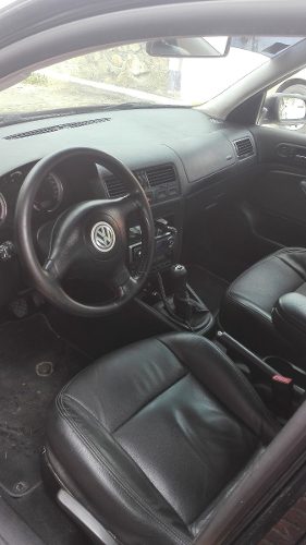 Volkswagen Jetta  Color Negro