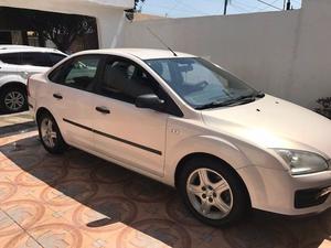 FORD FOCUS AMBIENTE  AUTOMATICO