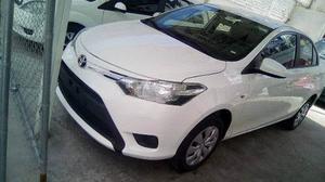 Toyota Yaris  Puertas Color Blanco Como Nuevo