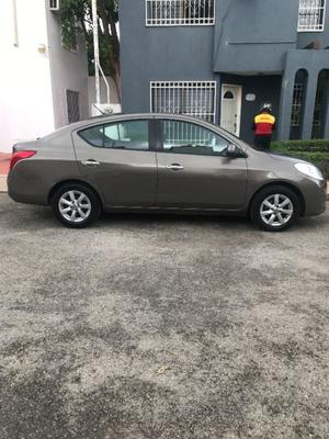 Nissan Versa Exclusive Aut.