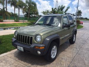 Impecable jeep Liberty 
