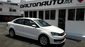 Volkswagen Vento p Confortline L4/1.6 Aut