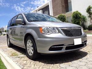 IMPECABLE CAMIONETA CHRYSLER TOWN & COUNTRY TOURING 