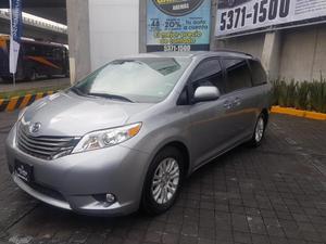 Toyota Sienna p XLE aut