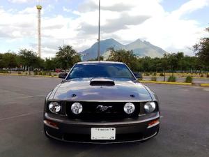 Ford Mustang GT V