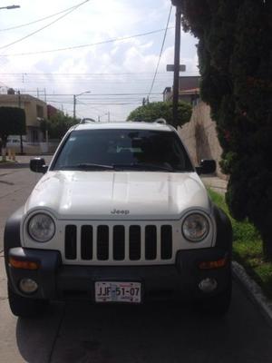 JEEP LIBER SPORT  EXCELENTE TRATO