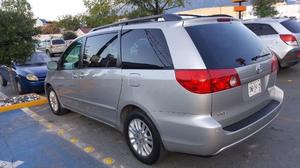 Toyota Sienna  Plata