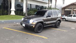 Impecable Jeep Liberty Limited 4x.