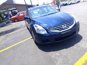 Impecable Nissan Altima .
