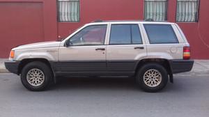 grand cherokee laredo