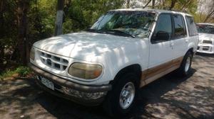 Ford Explorer clima helado