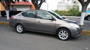 Nissan Versa  Exclusive Automatico