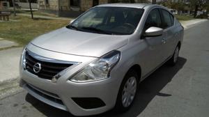 Nissan versa  aut